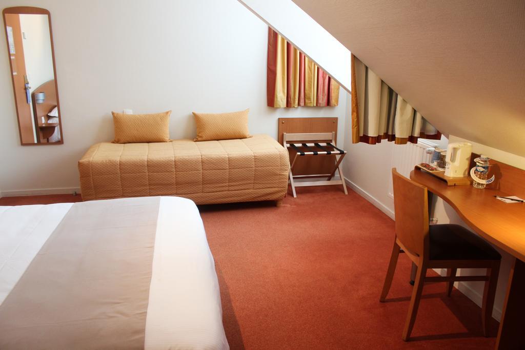 Kyriad Rennes Nord Hotel Eksteriør billede