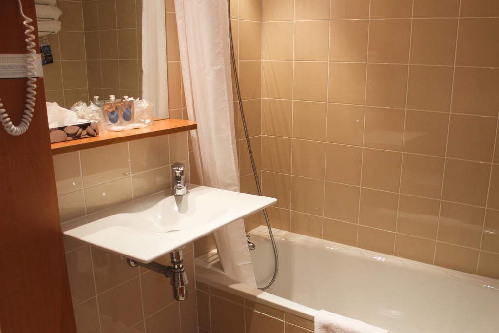 Kyriad Rennes Nord Hotel Eksteriør billede
